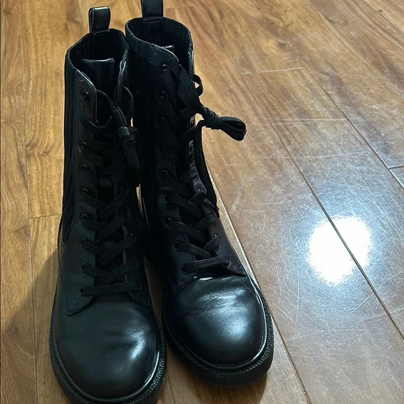 Sam Edelman Black Ankle Boots with Lace-Up Design - Picture 2 of 3